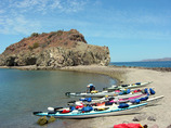 Kayaksonbeachisladanz300