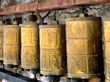 5259_15---prayer-wheels-outside-the-potala-palace_m
