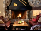 Bobbie_burns_livingroom
