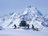 Unloading_the_heli