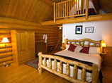 Grizzly_cabin_interior
