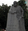 Marx_statue_in_square_across_from_bolshoi