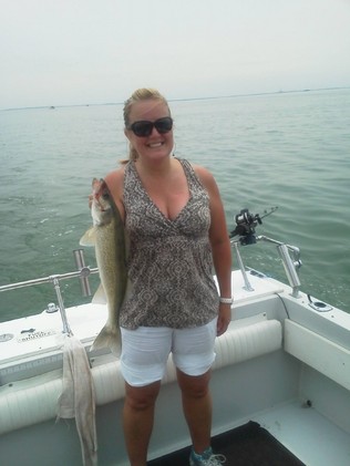 Donna_with_a_nice_walleye