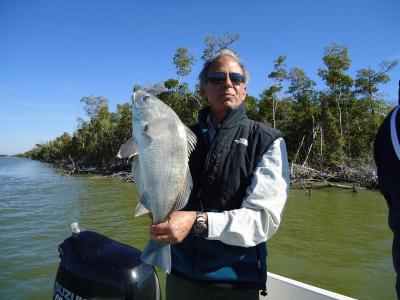 Capt. Rick Stanczyk<br>305-747-6903<br>rick@seethefloridakeys.net<br>www.seethefloridakeys.net/islamorada_backcountry.html <br>