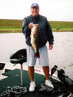 Shellen Guide Service <br>Toll Free: 888-203-FISH<br>Email: info@okeechobeebassfishing.com<br>