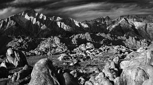 Alabama_hills_and_mt__whitney