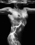 Under_water_nude