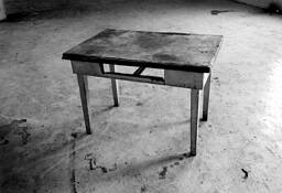 Abandoned_table