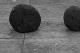 Clay_on_floor_tiles