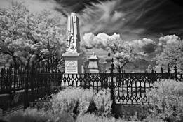 Infrared_cemetery_no_1