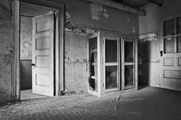Cabinet_and_two_doors