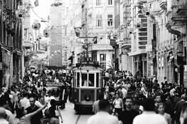 Istiklal_caddesi