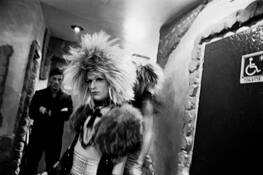 Queen_and_bodyguard