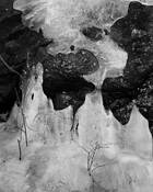 Ice_on_rock_wall