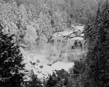 Blackwater_falls_in_winter