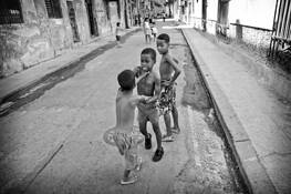Street_kids_playing