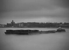 Ohio_river_barge