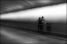 Couple_at_airport