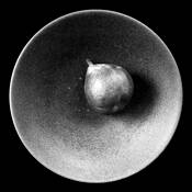 Pear_and_bowl