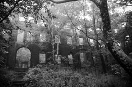 Hotel_on_overlook_mountain