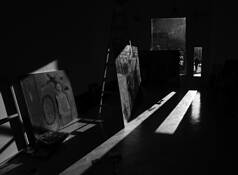 In_the_gallery_kronkowska