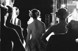 Backstage_-_flowers_2