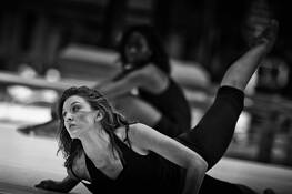 Dancers_on_the_street_10