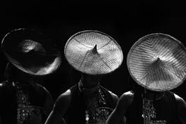 Chinese_dancers