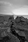 Lava_crack_and_active_flow