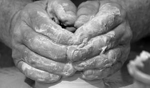 Potter_s_hands