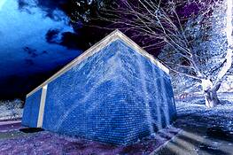 Glass_house_brick_house_2c