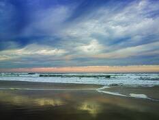Into_the_wind_pescadero_beach