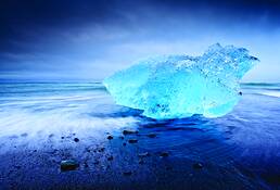Abandoned_blue_berg