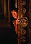 Novice_behind_post_2