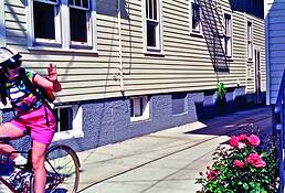 Cyclist_and_roses