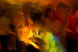 Dancing_in_color
