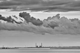 Distant_power_station