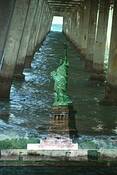 Liberty_under_bridge