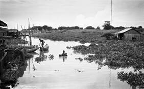 Floating_village_2