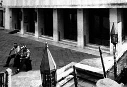 Two_gondoliers