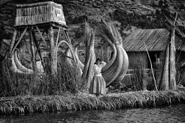 Floating_island_girl
