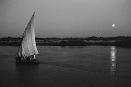 Moon_over_the_nile