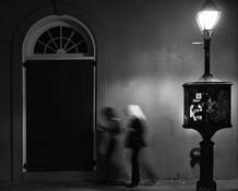 Under_street_light_2