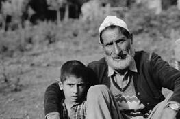 Kashmiri_gypsy_father_and_son