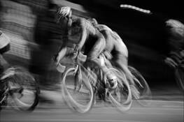 Cycling_at_night
