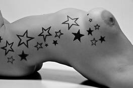 Women_with_stars_2