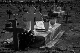 Graveyard_09