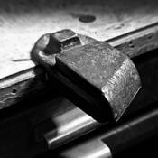 L_atelier_de_claude_-_cobbler_s_tool