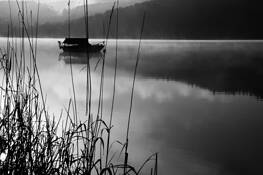 Boat_on_loch_ard