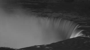 Niagara_at_night